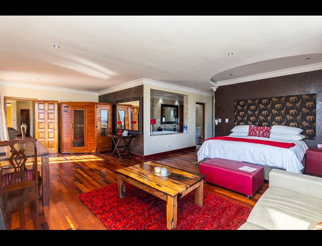 3 BEDROOM HOUSE TO LET IN WEST BEACH